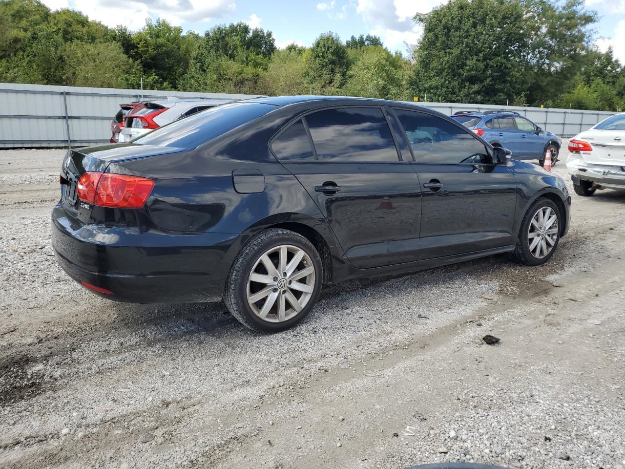 2012 Volkswagen Jetta Se - Image 3