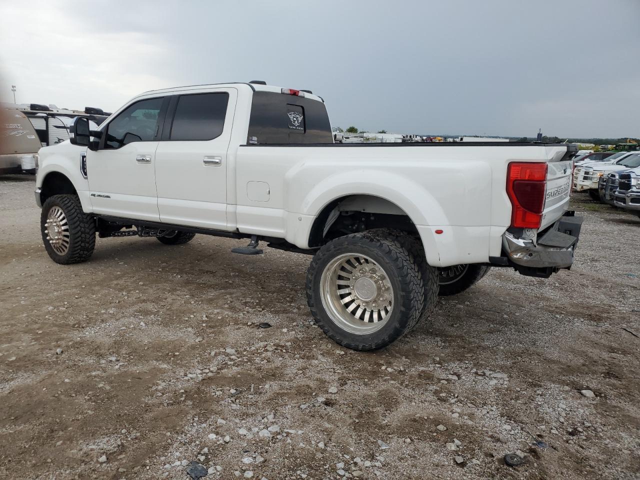 2020 Ford F350 Super Duty - Image 2