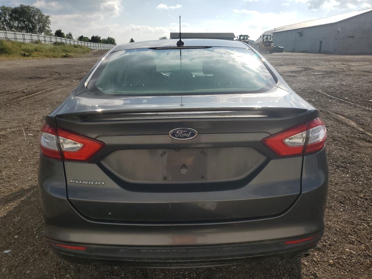2016 Ford Fusion S - Фото 6