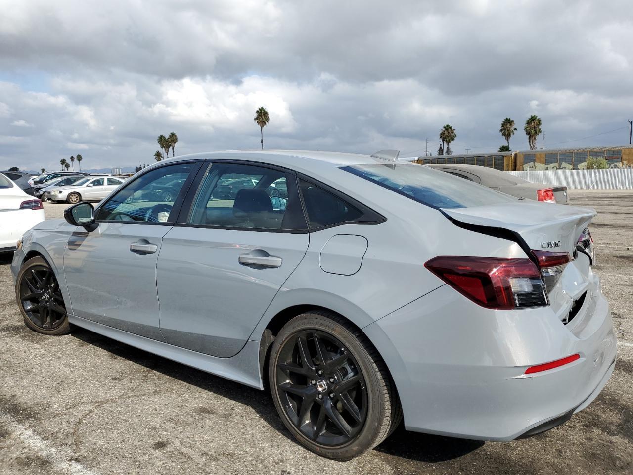 2025 Honda Civic Sport - Фото 2