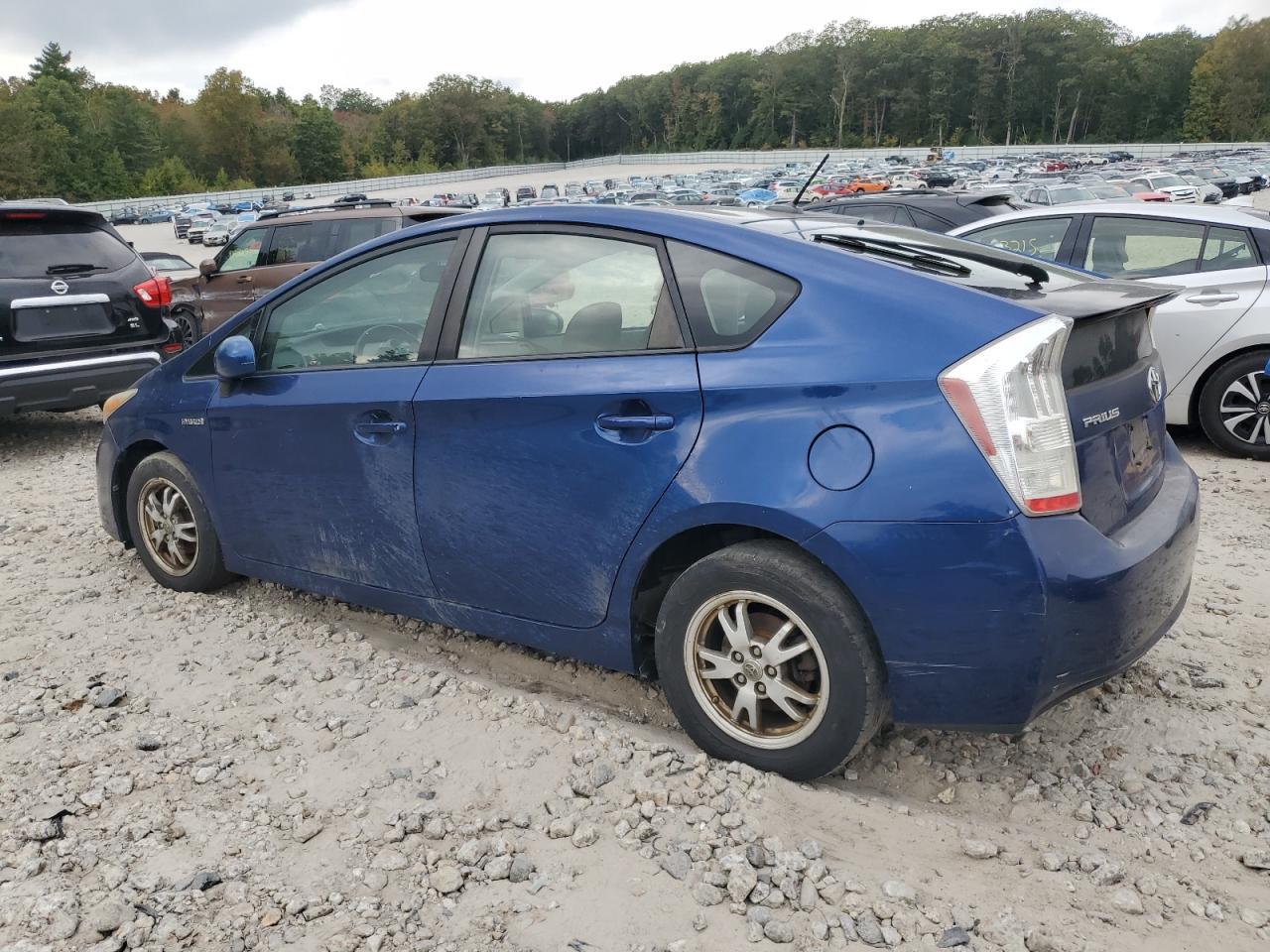 2010 Toyota Prius - Image 2