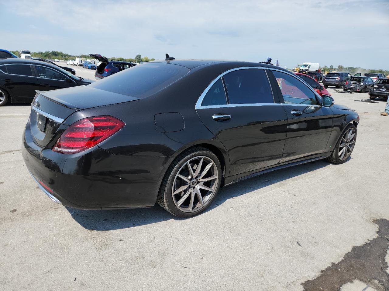 2018 Mercedes-Benz S 560 - Фото 3