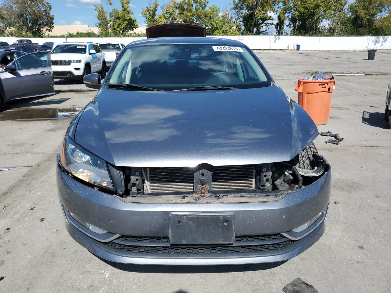 2014 Volkswagen Passat Sel - Image 5