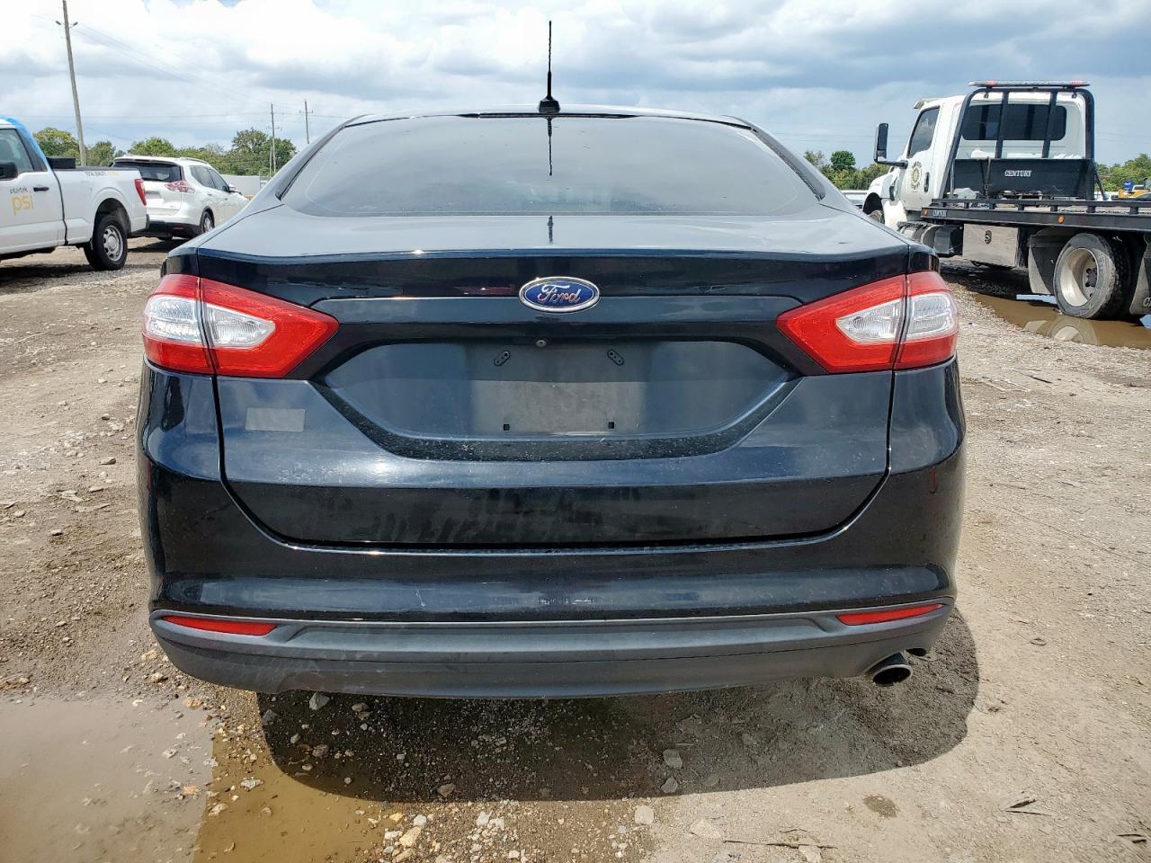 2016 Ford Fusion S - Фото 6