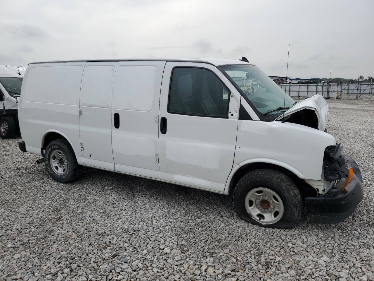 2020 Chevrolet Express G3500 - Фото 4