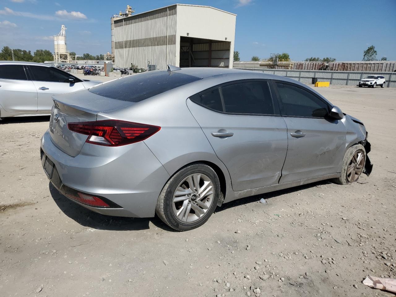 2020 Hyundai Elantra Sel - Фото 3