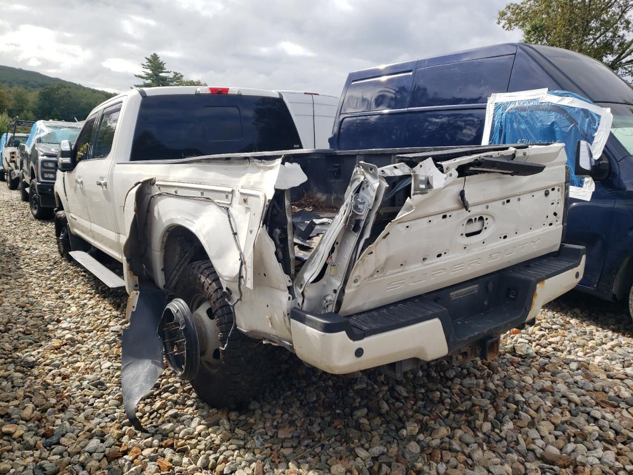 2017 Ford F350 Super Duty - Фото 2