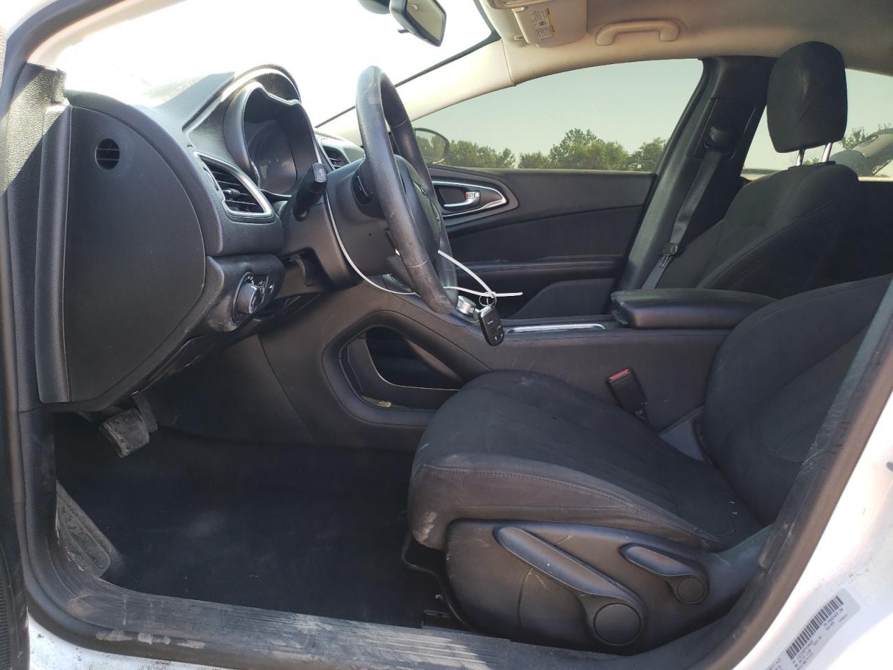 2015 Chrysler 200 Limited - Фото 7