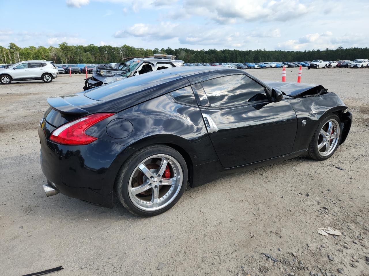2014 Nissan 370Z Base - Фото 3