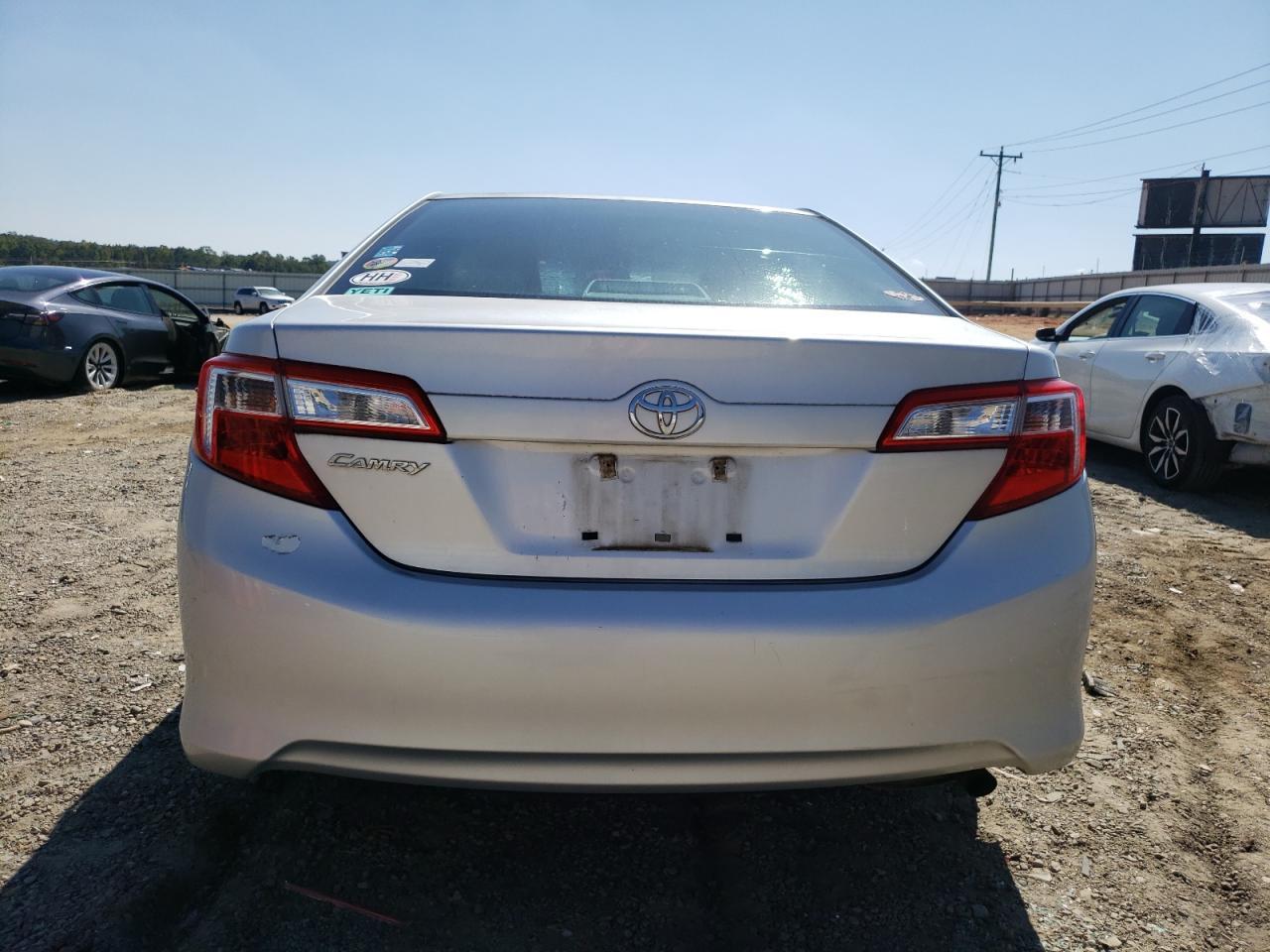 2013 Toyota Camry L - Фото 6