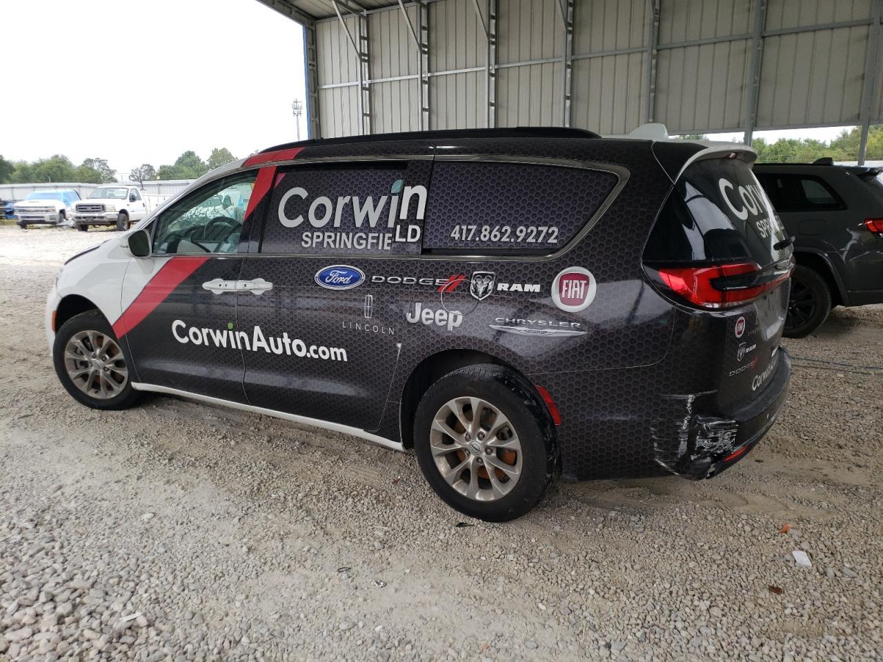 2022 Chrysler Pacifica Touring L - Фото 2