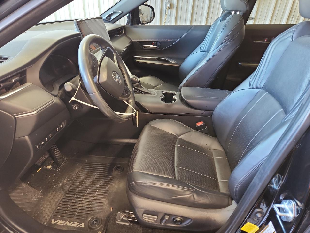 2021 Toyota Venza Le - Фото 7