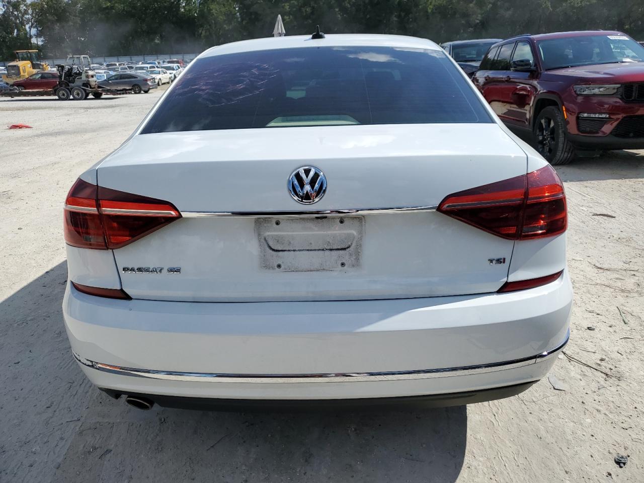 2018 Volkswagen Passat Se - Image 6