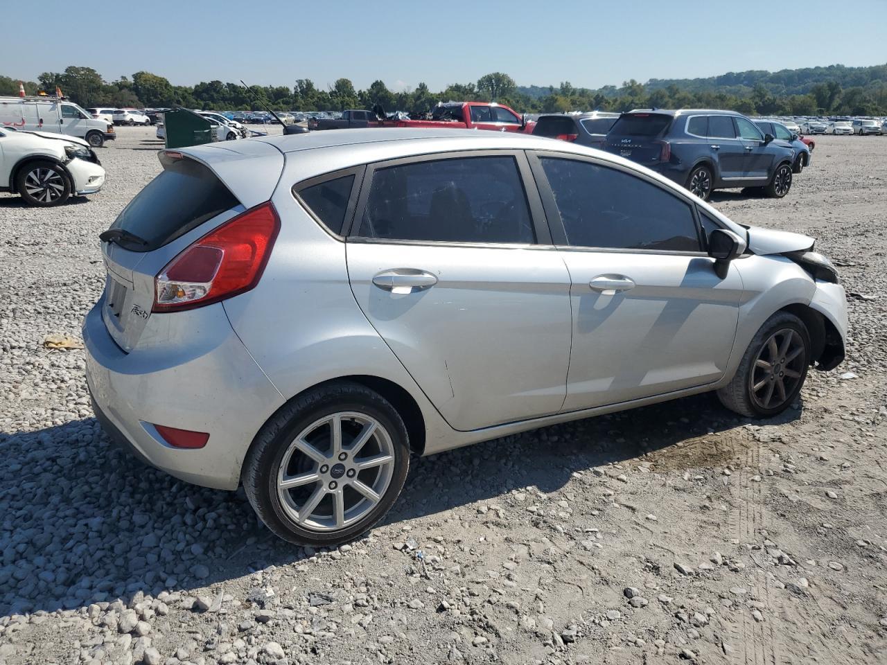 2019 Ford Fiesta Se - Фото 3