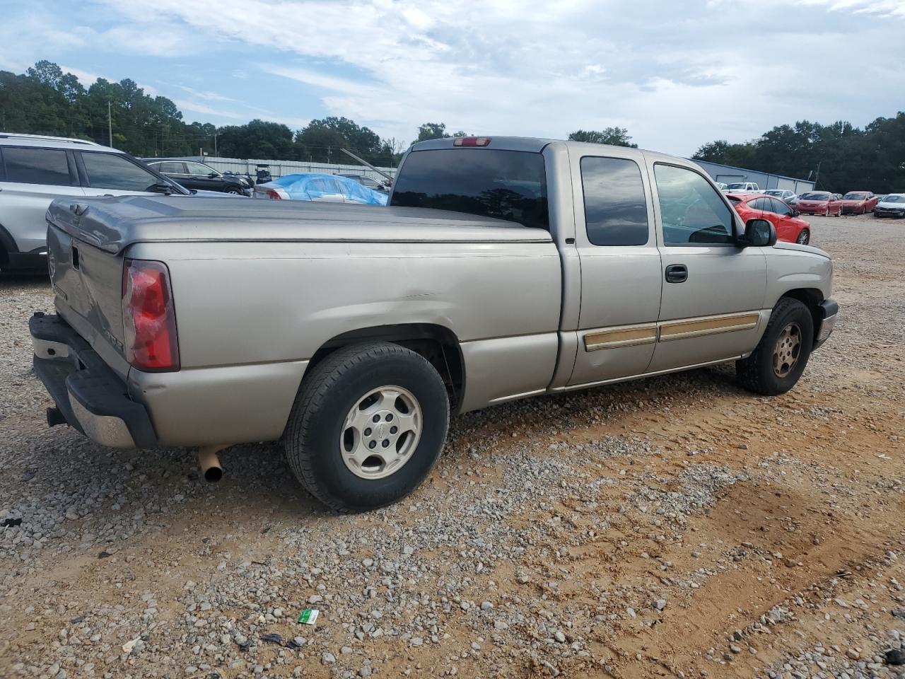 2003 Chevrolet Silverado C1500 - Image 3