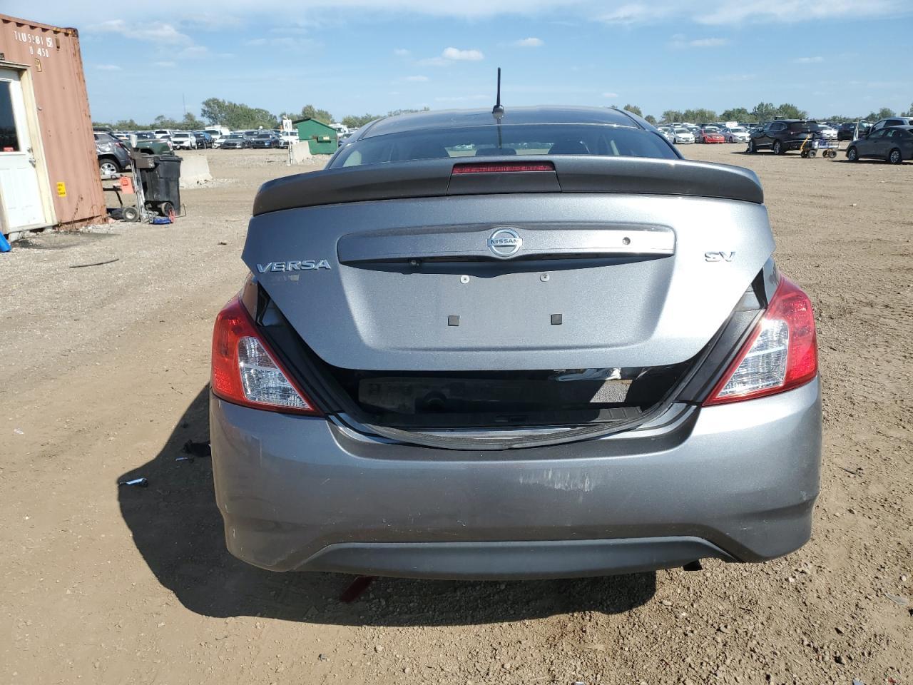 2019 Nissan Versa S - Фото 6