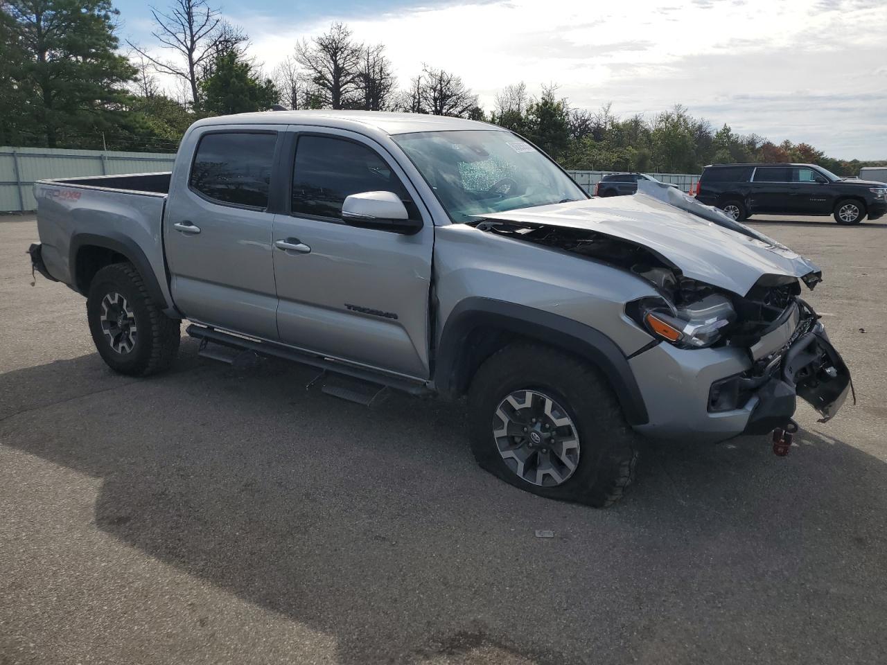 2018 Toyota Tacoma Double Cab - Фото 4