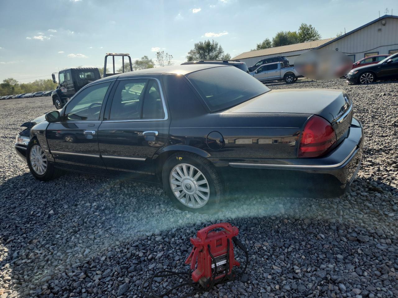 2011 Mercury Grand Marquis Ls - Image 2
