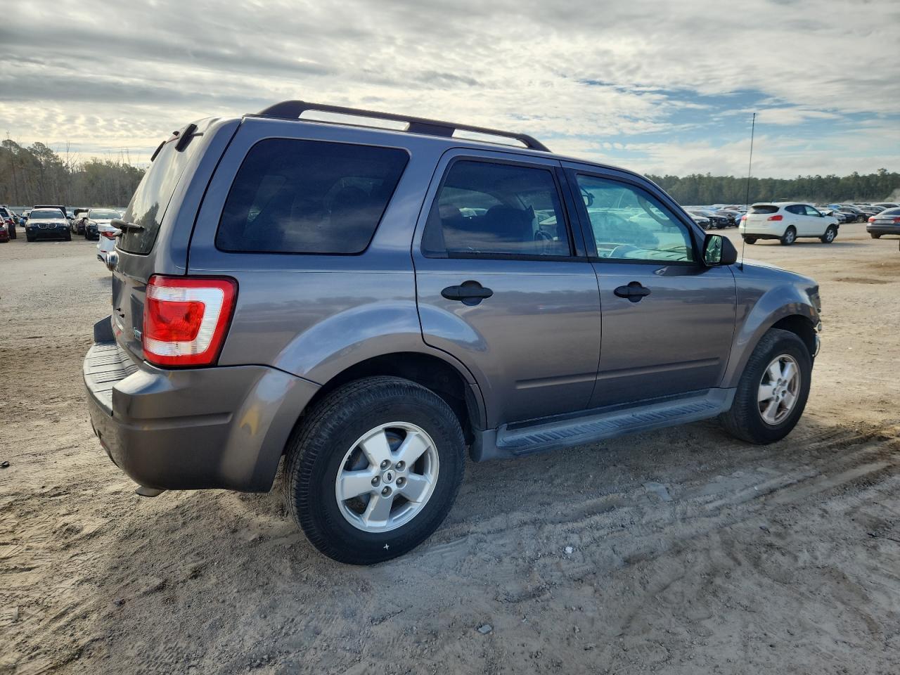 2011 Ford Escape Xlt - Image 3