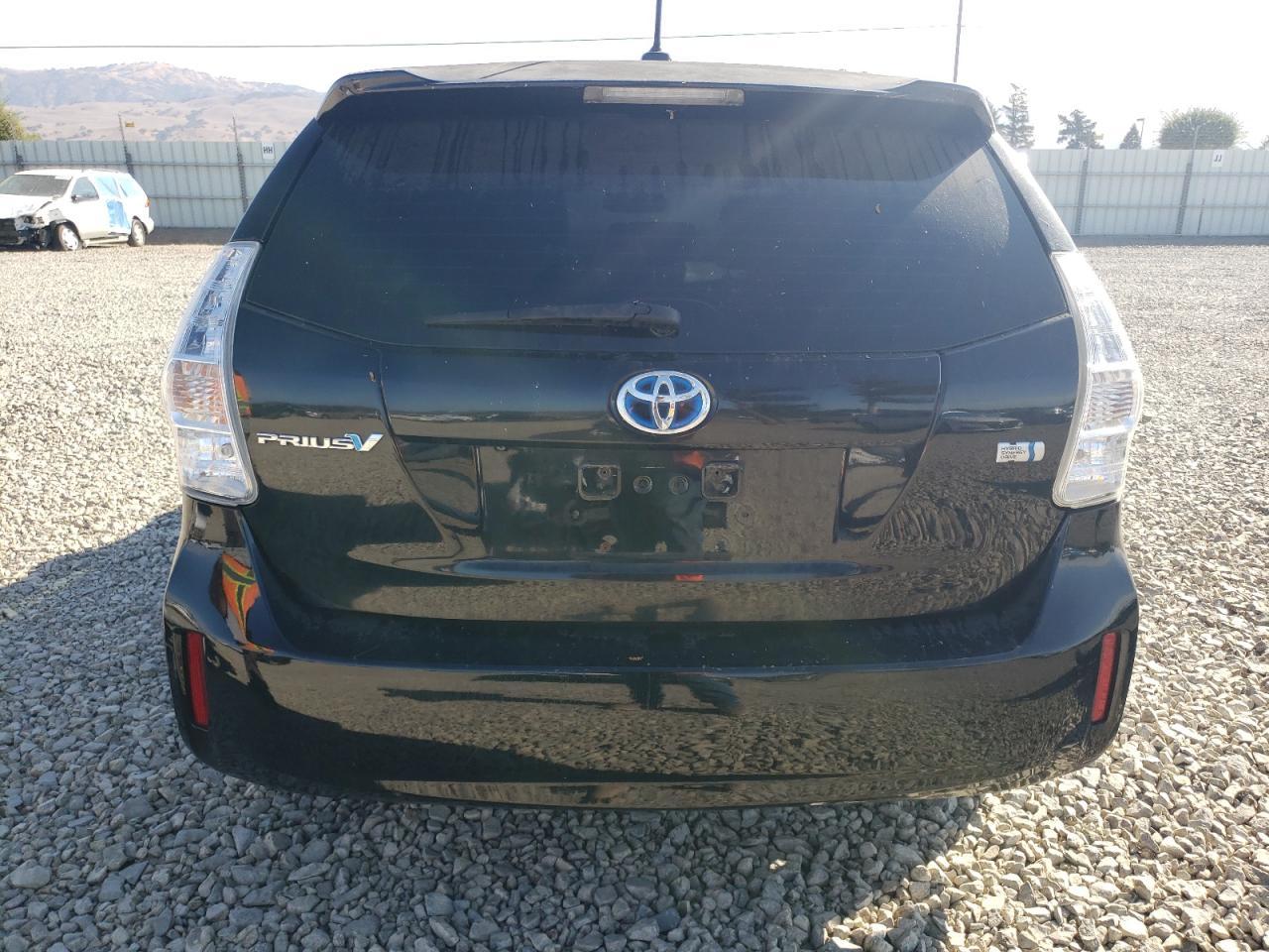 2012 Toyota Prius V - Image 6