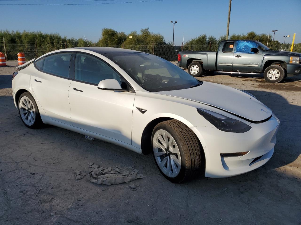 2022 Tesla Model 3 - Image 4