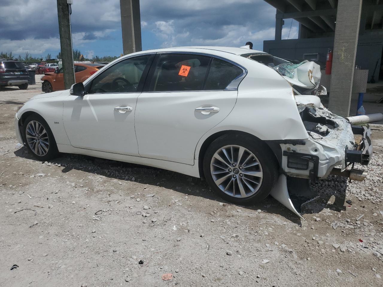 2018 Infiniti Q50 Luxe - Image 2