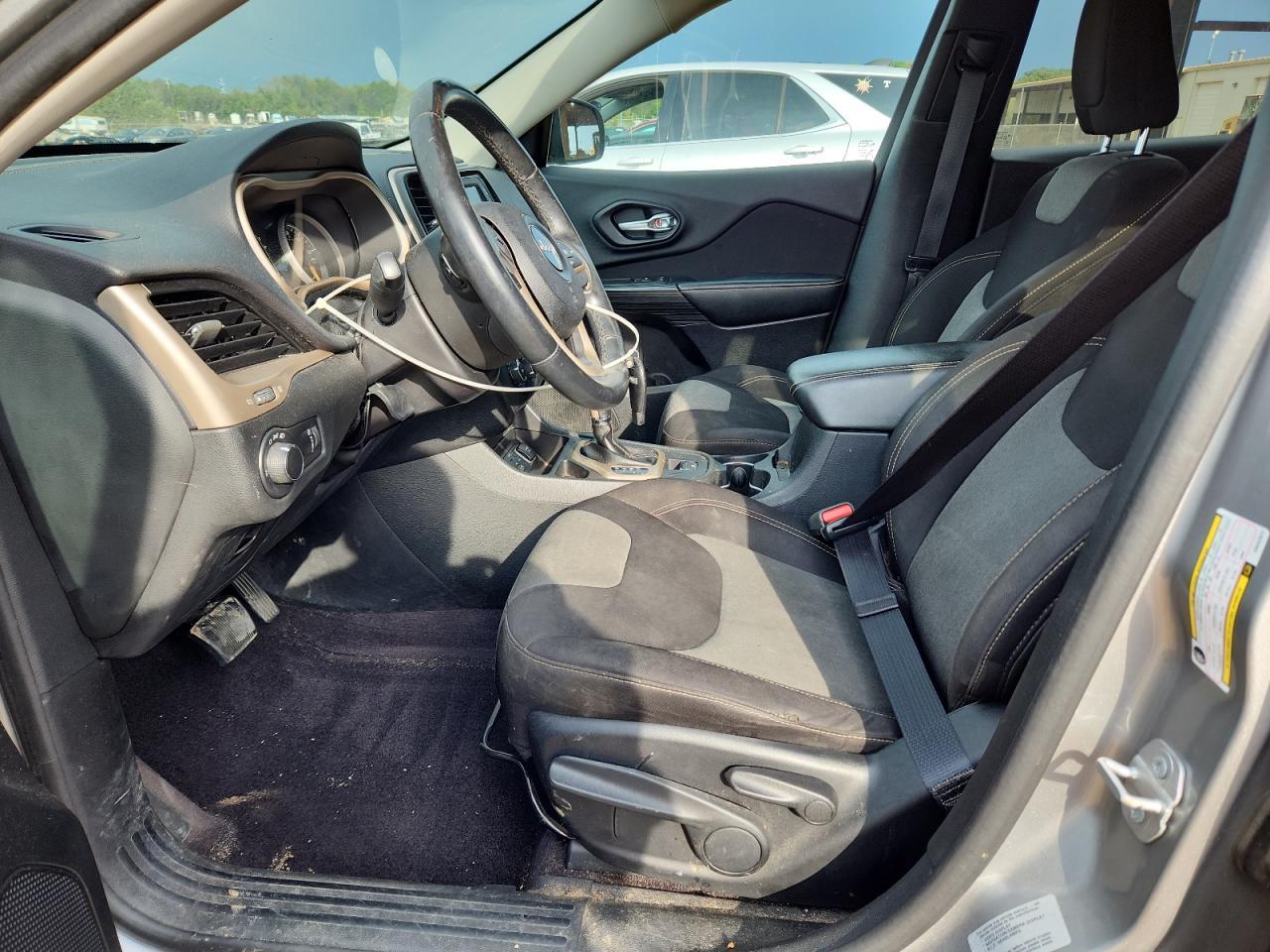 2016 Jeep Cherokee Sport - Фото 7