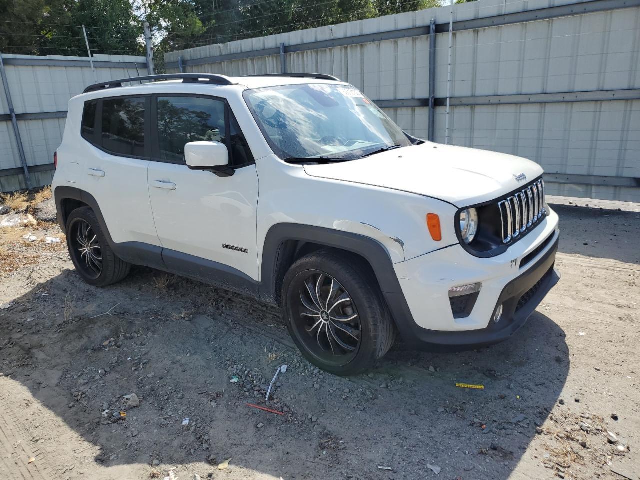 2019 Jeep Renegade Latitude - Image 4