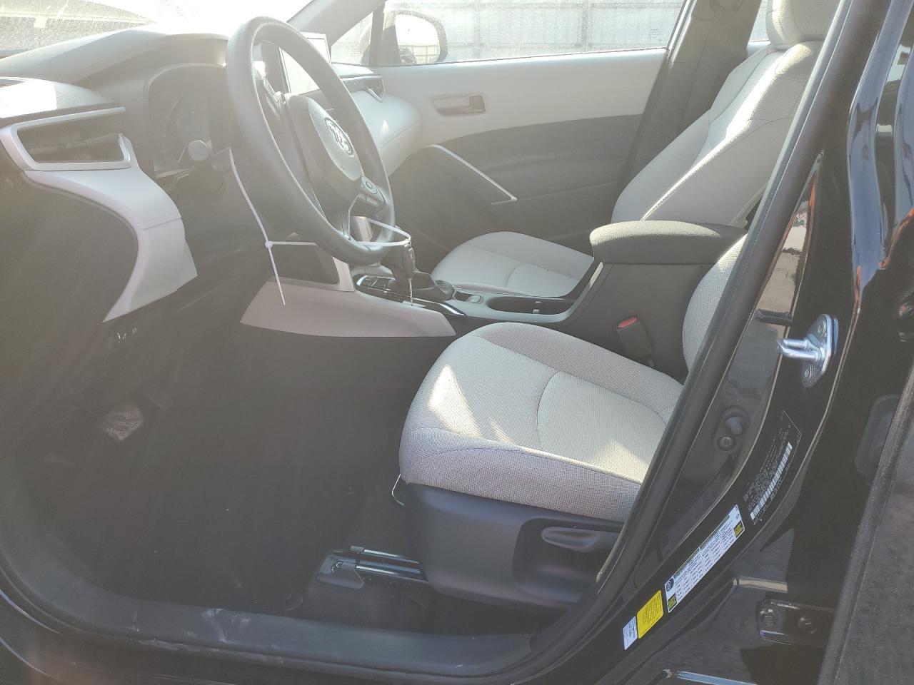 2025 Toyota Corolla Cross L - Image 7