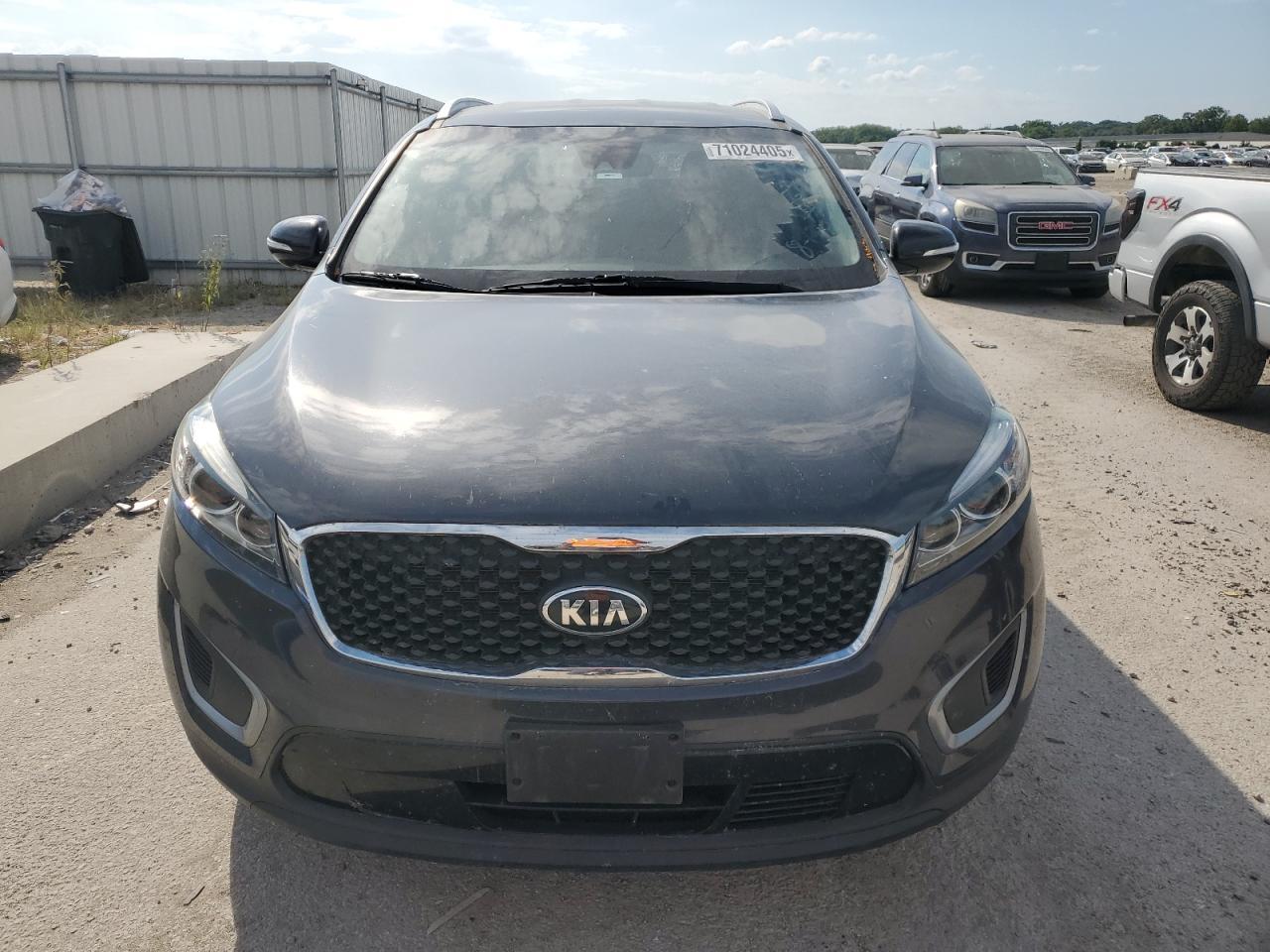 2017 Kia Sorento Lx - Image 5