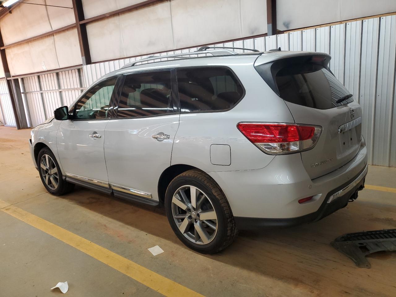 2013 Nissan Pathfinder S - Фото 2