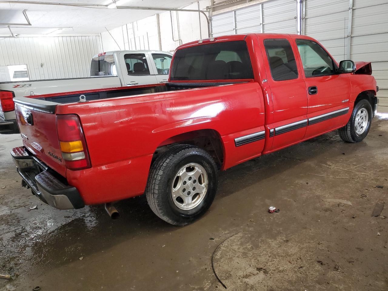 2002 Chevrolet Silverado C1500 - Фото 3