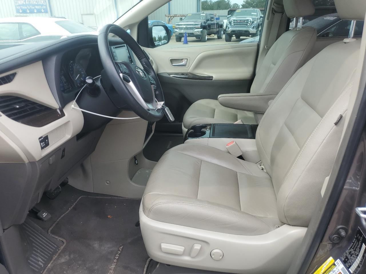 2019 Toyota Sienna Xle - Image 7