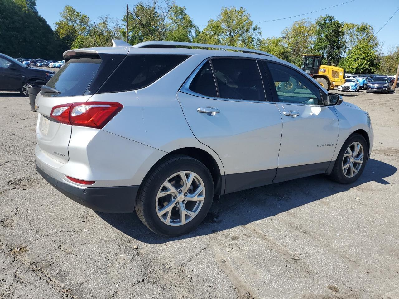 2021 Chevrolet Equinox Premier - Image 3