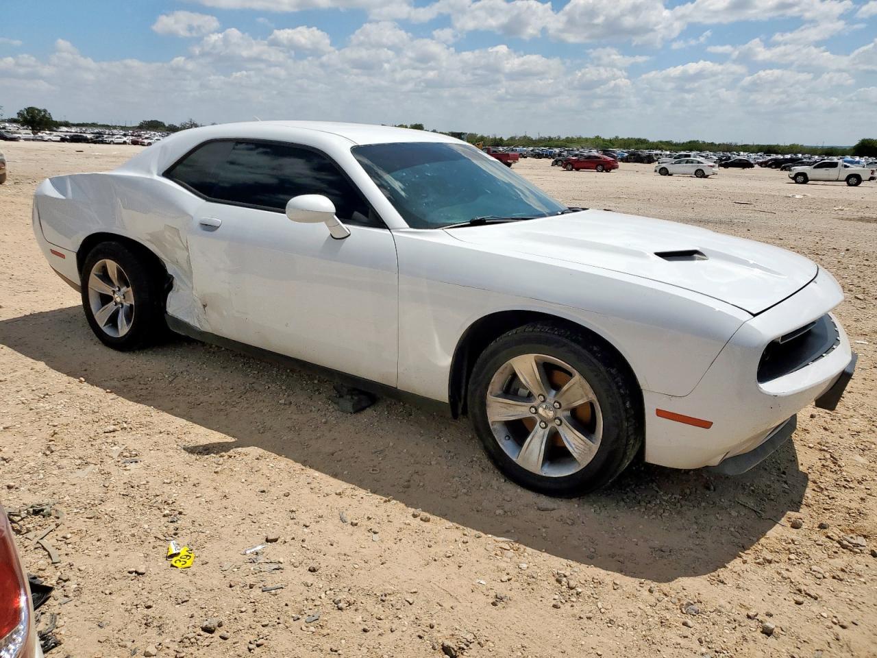 2015 Dodge Challenger Sxt - Image 4