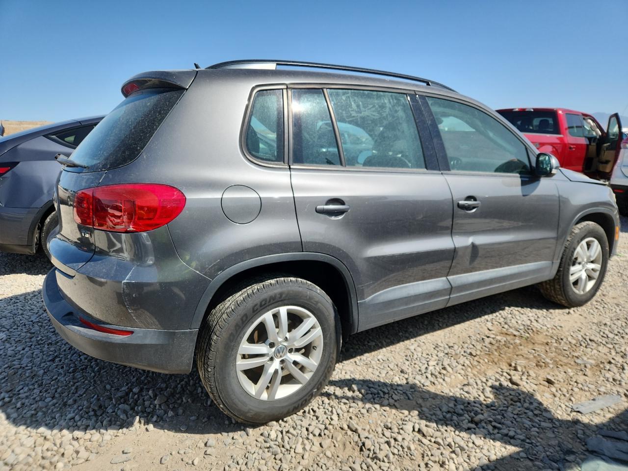 2016 Volkswagen Tiguan S - Image 3