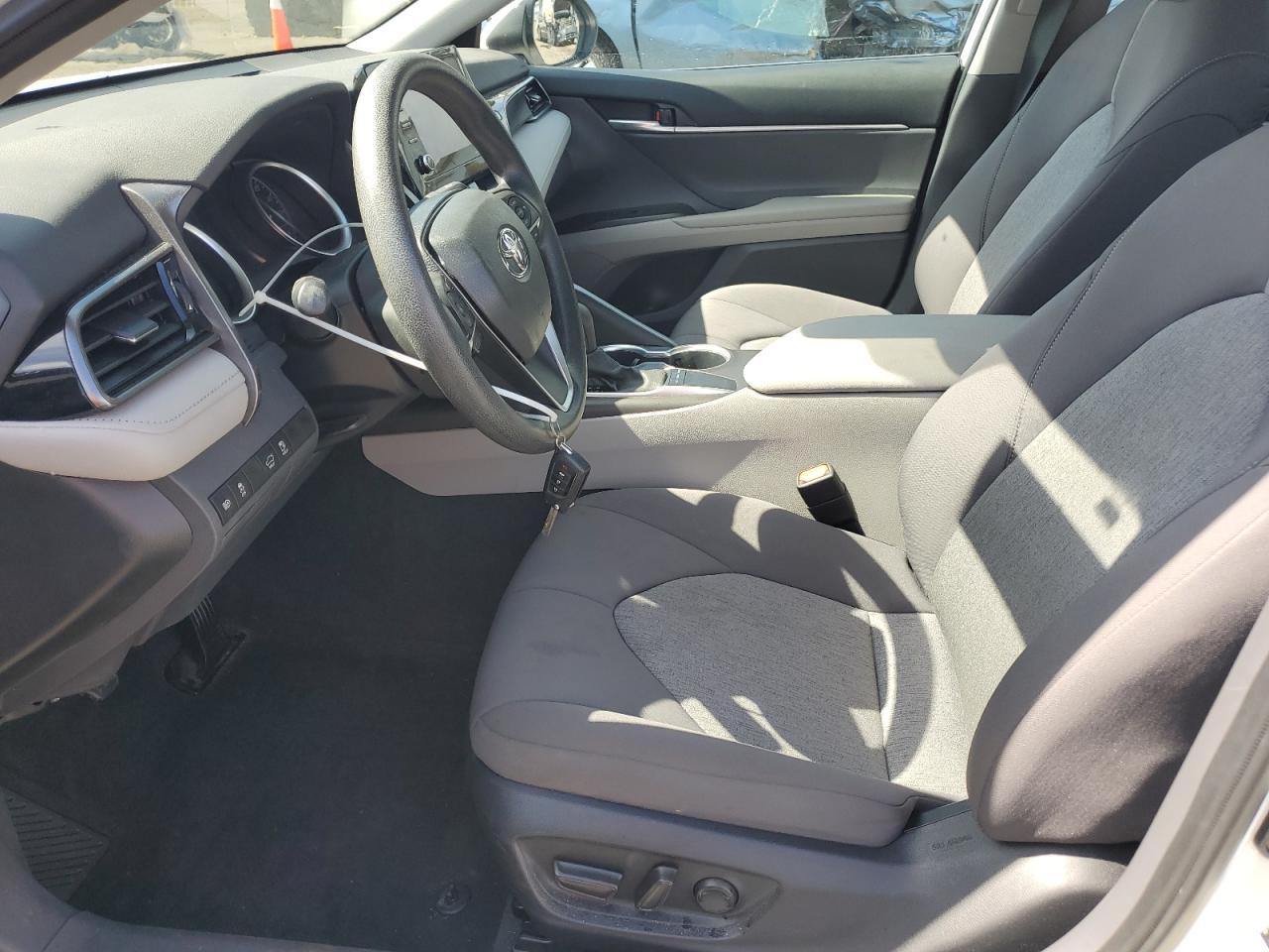 2024 Toyota Camry Le - Фото 7