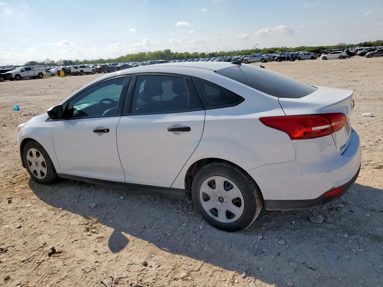 2018 Ford Focus S - Фото 2