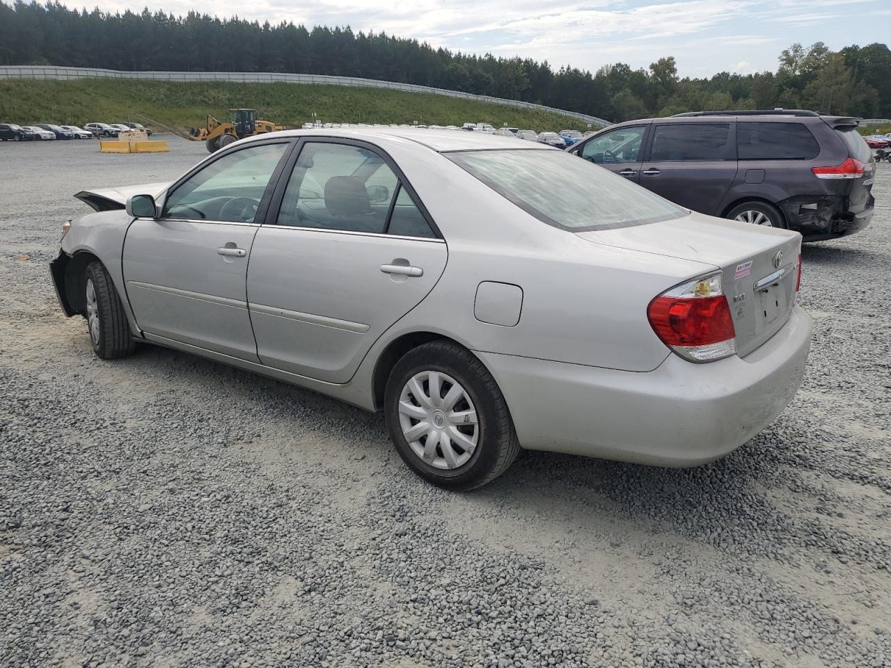 2005 Toyota Camry Le - Фото 2
