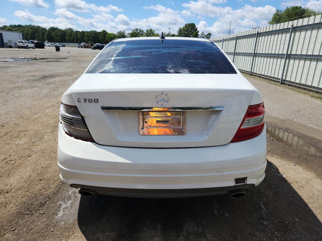 2010 Mercedes-Benz C 300 - Фото 6