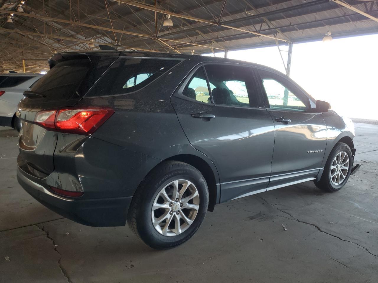 2018 Chevrolet Equinox Ls - Фото 3