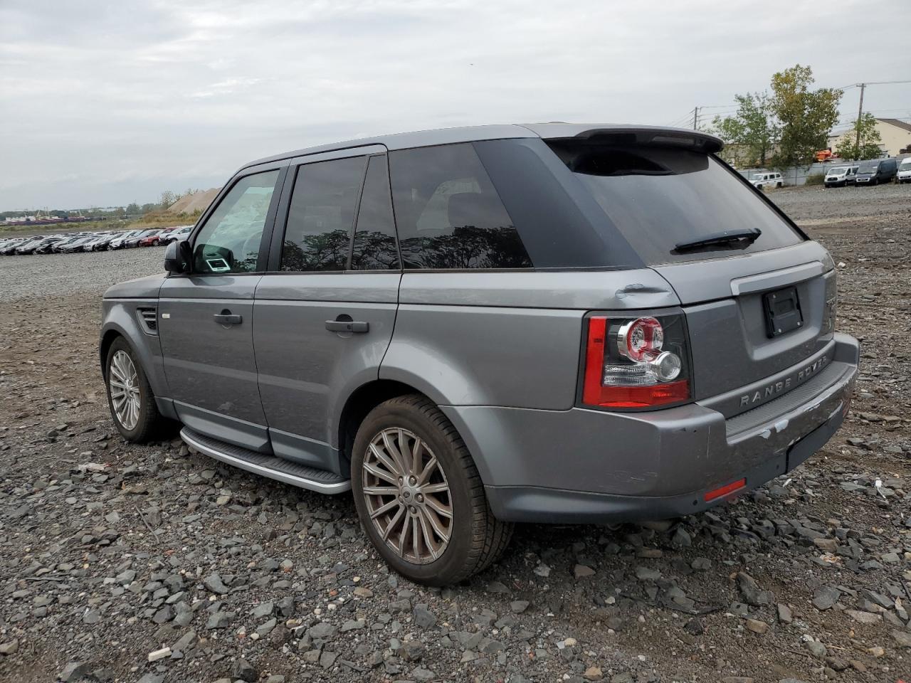2011 Land Rover Range Rover Sport Hse - Image 2