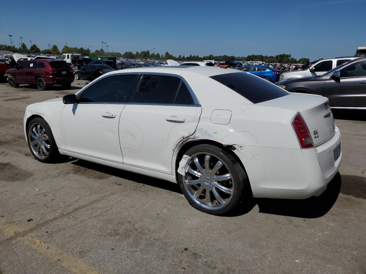 2014 Chrysler 300 S - Image 2