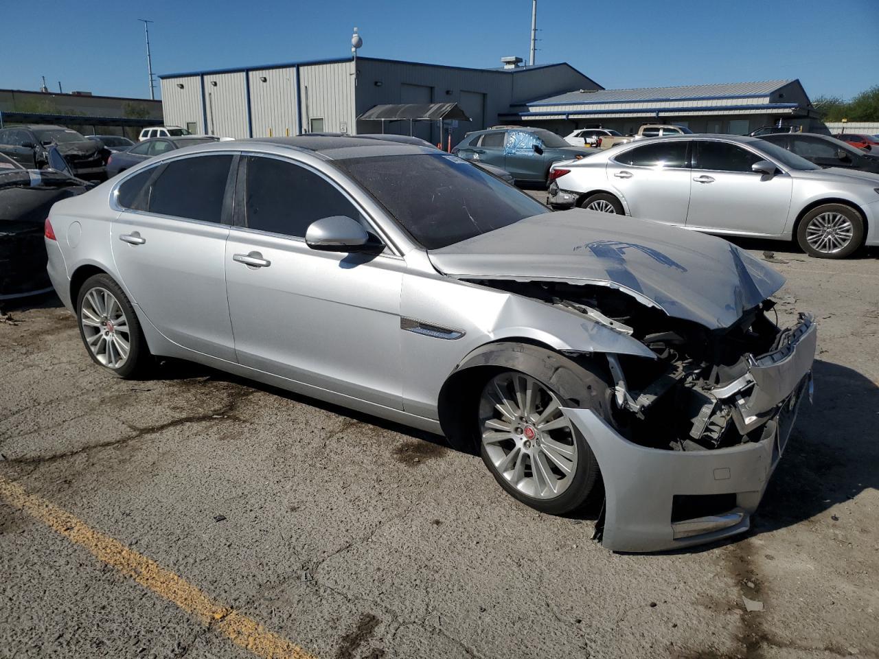 2017 Jaguar Xf Prestige - Фото 4