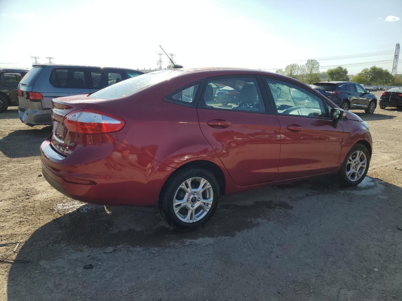 2016 Ford Fiesta Se - Фото 3