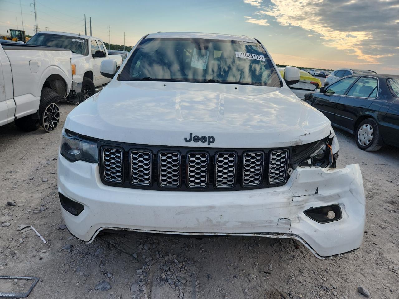 2017 Jeep Grand Cherokee Laredo - Фото 5