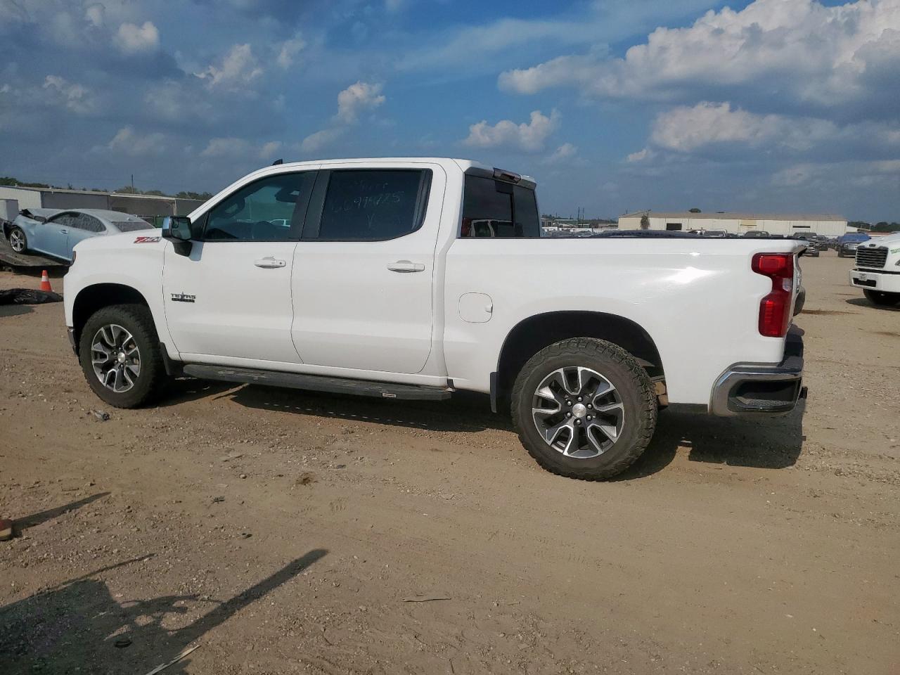 2021 Chevrolet Silverado K1500 Lt - Фото 2