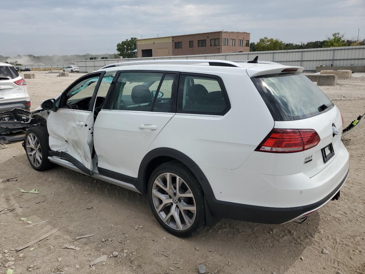 2019 Volkswagen Golf Alltrack S - Фото 2