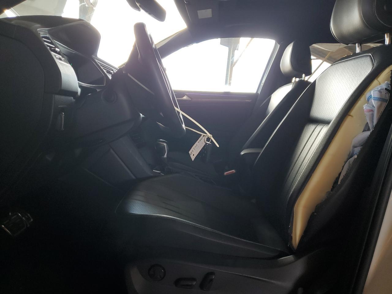 2022 Volkswagen Tiguan Se R-Line Black - Image 7