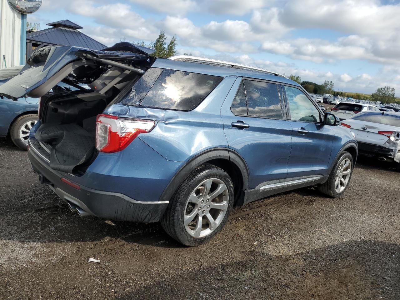 2020 Ford Explorer Platinum - Image 3